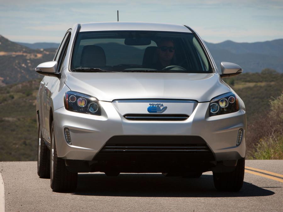  Toyota RAV4 EV 2012 года  (фото 14 из 107)